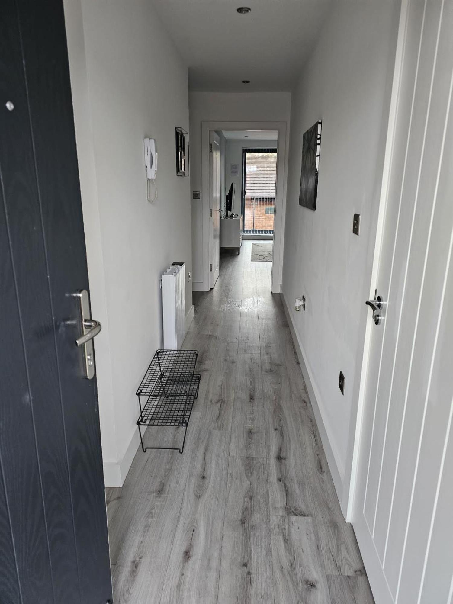Modern And Cozy 2 Bed City Centre Apartment With Free Secure Parking Space Личфилд Экстерьер фото